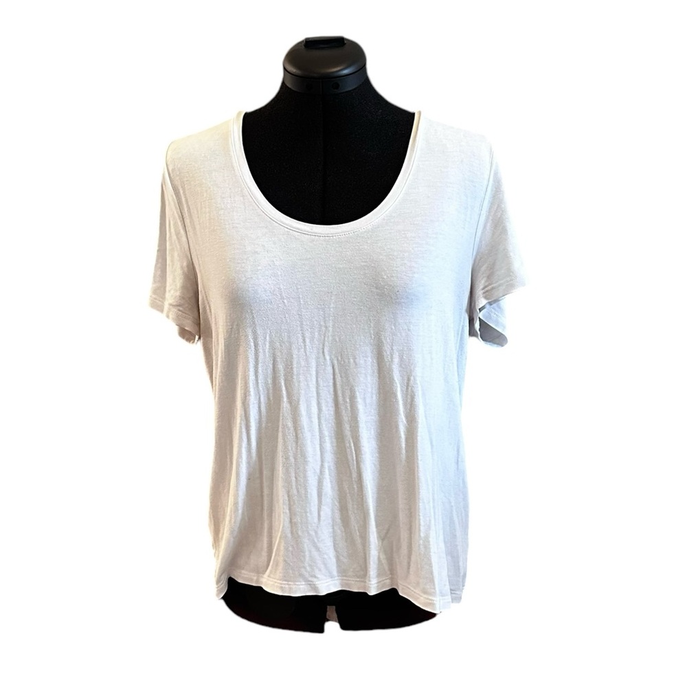 A NEW DAY WHITE TEE SHIRT SIZE LARGE